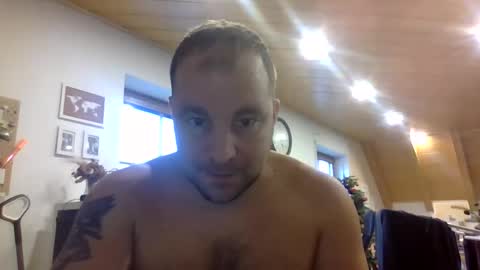 Snapshot of germandick2905 chatting on December 5, 2025, 8:23 am germandick2905 online show from December 5, 2025, 8:23 am