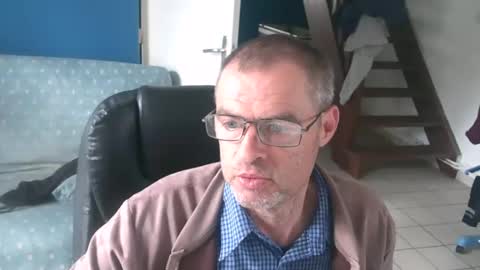 geronemo62 online show from October 18, 2025, 10:38 am