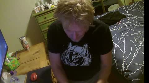 Snapshot of gethyn chatting on December 5, 2024, 9:50 am Gethyn online show from December 5, 2024, 9:50 am