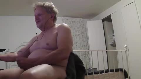 Snapshot of gethyn chatting on January 14, 2025, 4:57 am Gethyn online show from January 14, 2025, 4:57 am