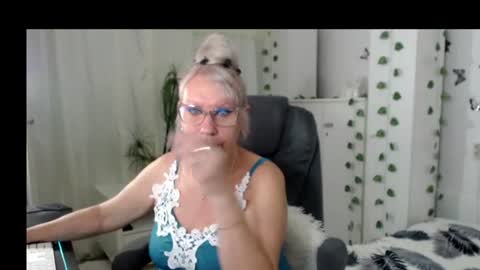 Snapshot of ghertrudequeen chatting on August 3, 2026, 4:22 am Ghertrudequeen online show from August 3, 2026, 4:22 am