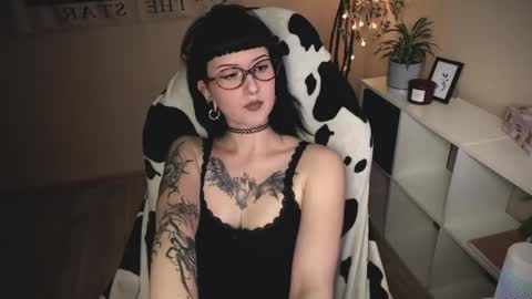 ghoticspectre online show from April 24, 2026, 4:42 pm