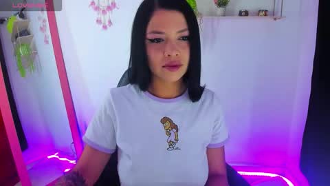 giaaaa   online show from November 15, 2025, 10:37 pm