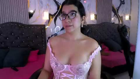 Gia online show from June 12, 2026, 3:27 am
