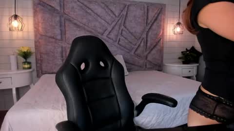 Snapshot of gia_foxy chatting on May 14, 2026, 1:51 pm Gia online show from May 14, 2026, 1:51 pm