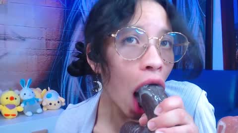 giaa rossi online show from April 28, 2026, 2:27 am