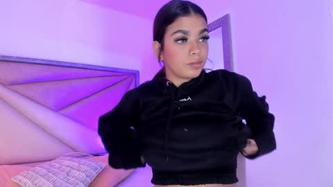 Gia  online show from October 27, 2025, 6:45 pm