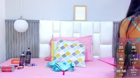 Snapshot of giana_gill chatting on July 22, 2026, 11:24 am Giana online show from July 22, 2026, 11:24 am