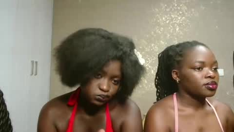 Gianna online show from November 30, 2025, 3:38 pm