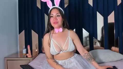 GiannaJohnson online show from October 24, 2025, 4:09 am