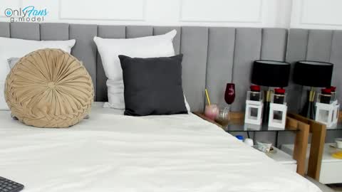 Snapshot of giannanoir chatting on February 19, 2025, 12:57 am giannanoir online show from February 19, 2025, 12:57 am