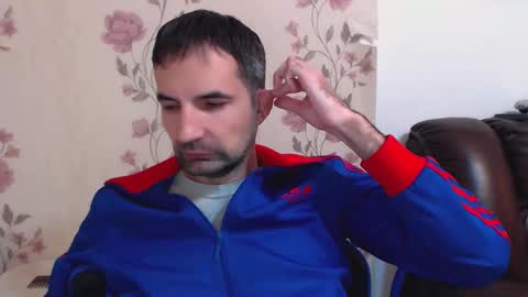 Snapshot of gianni_lion chatting on December 2, 2025, 8:37 pm Gianni online show from December 2, 2025, 8:37 pm