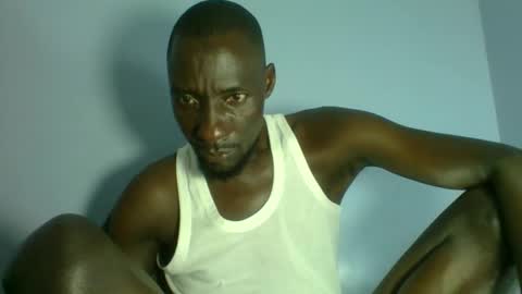 Snapshot of giant_couple chatting on May 6, 2026, 2:44 pm giant_couple online show from May 6, 2026, 2:44 pm