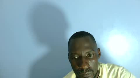 Snapshot of giant_couple chatting on July 2, 2026, 10:54 am giant_couple online show from July 2, 2026, 10:54 am