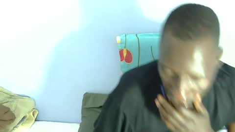 Snapshot of giant_couple chatting on July 7, 2026, 7:09 am giant_couple online show from July 7, 2026, 7:09 am