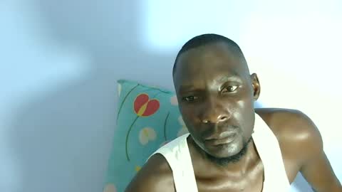 Snapshot of giant_couple chatting on July 18, 2026, 10:08 am giant_couple online show from July 18, 2026, 10:08 am
