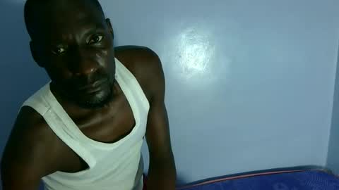 Snapshot of giant_couple chatting on July 26, 2026, 1:07 pm giant_couple online show from July 26, 2026, 1:07 pm