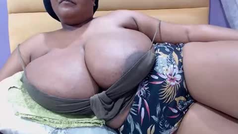 gianttitts online show from May 18, 2026, 4:18 am