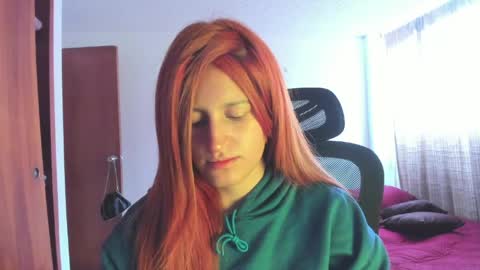 GiaRoussel online show from April 24, 2026, 4:20 pm