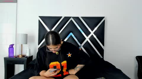 Gia and Tx online show from April 25, 2026, 11:57 am