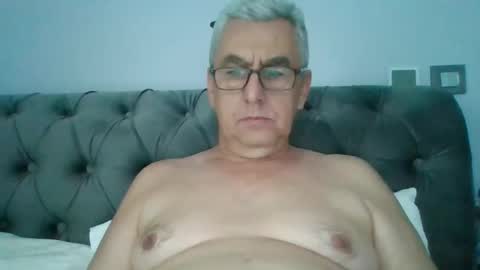 gigi1970 online show from September 14, 2025, 12:48 pm