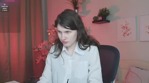 gigi_myav online show from May 14, 2026, 3:52 pm