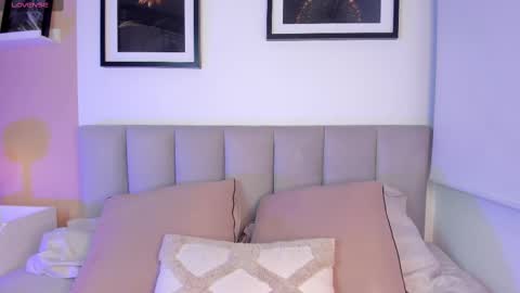 GIGI online show from September 12, 2025, 4:23 am