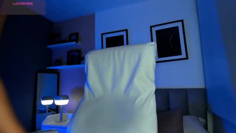 GIGI online show from October 26, 2025, 4:40 am