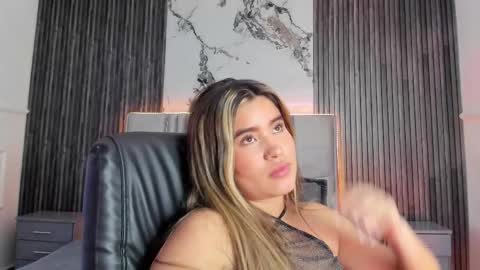 Snapshot of gigiidoll chatting on January 20, 2025, 5:59 pm Gigi Doll online show from January 20, 2025, 5:59 pm