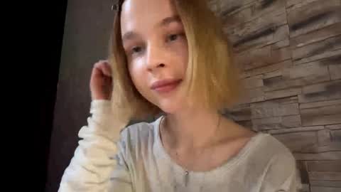 Molly online show from October 4, 2025, 12:14 pm