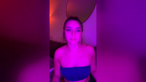 gigilovesyou1997 online show from June 19, 2026, 12:15 am