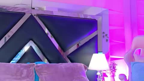 Giigii online show from March 6, 2026, 4:25 pm