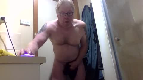 Snapshot of gimmmieoooo chatting on June 4, 2026, 6:47 pm gimmmieoooo online show from June 4, 2026, 6:47 pm
