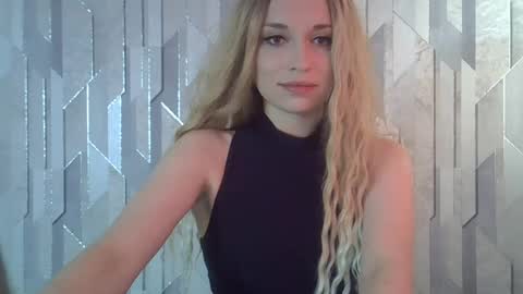 gina_helly online show from July 25, 2026, 8:23 am