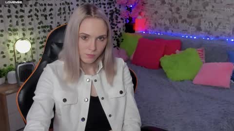 Snapshot of gina_lovelyy chatting on May 29, 2026, 12:52 am Gina online show from May 29, 2026, 12:52 am