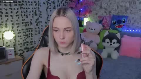 Snapshot of gina_lovelyy chatting on June 5, 2026, 1:56 am Gina online show from June 5, 2026, 1:56 am