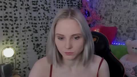 Gina online show from June 18, 2026, 1:17 am