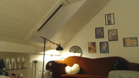 Snapshot of ginablondecam chatting on February 9, 2025, 5:11 pm Gina online show from February 9, 2025, 5:11 pm