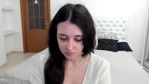 Kate online show from September 17, 2025, 9:11 am