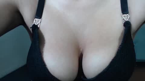 Snapshot of ginasailor chatting on January 13, 2026, 1:44 am ginasailor online show from January 13, 2026, 1:44 am