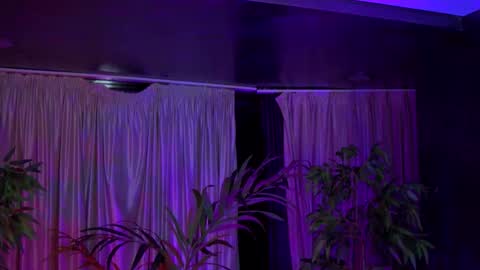 Gina online show from September 24, 2025, 7:06 pm