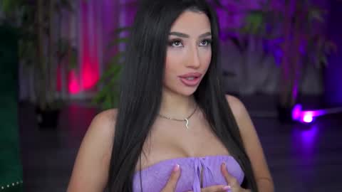 Gina online show from October 28, 2025, 8:11 pm