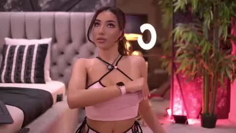 Gina online show from June 22, 2026, 8:39 pm
