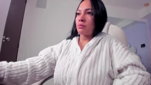 Snapshot of ginebra_ness chatting on October 24, 2025, 12:34 pm Ginebra Ness online show from October 24, 2025, 12:34 pm