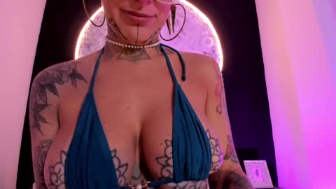 Snapshot of ginebraafxx chatting on February 13, 2025, 6:05 pm Ginebra online show from February 13, 2025, 6:05 pm