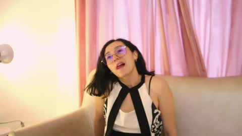 Snapshot of ginevra_esposito chatting on May 20, 2026, 1:17 pm Ginn online show from May 20, 2026, 1:17 pm