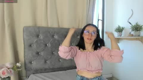 Snapshot of ginevra_esposito chatting on July 23, 2026, 6:39 pm Ginn online show from July 23, 2026, 6:39 pm
