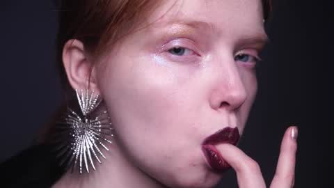        im expecting 350 thumbs up on my altar   online show from December 28, 2024, 10:13 pm