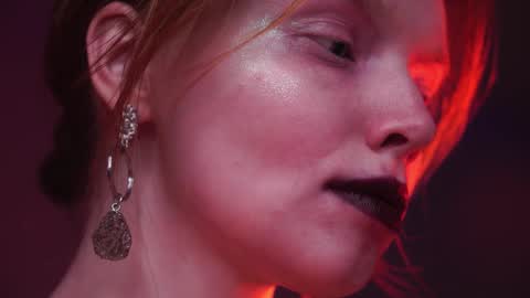        im expecting 350 thumbs up on my altar   online show from January 8, 2025, 4:12 am