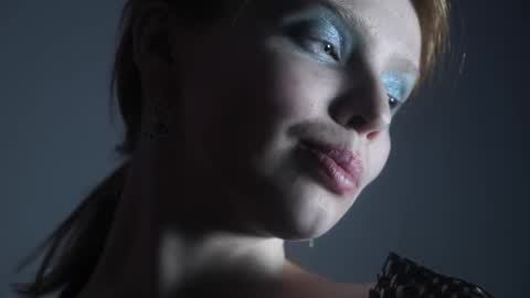        im expecting 350 thumbs up on my altar   online show from March 4, 2025, 4:17 am